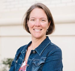 Sarah Brosnan - by Megan Metcalf of maemaestudios.com